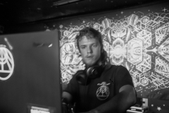 2_dark-enlightment-1-von-1-16